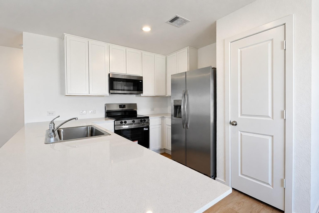 10963 Independence Road - Photo 11