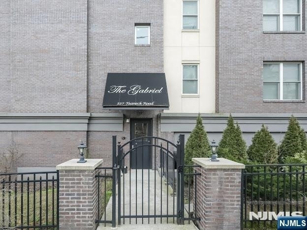 227 Teaneck - Photo 12