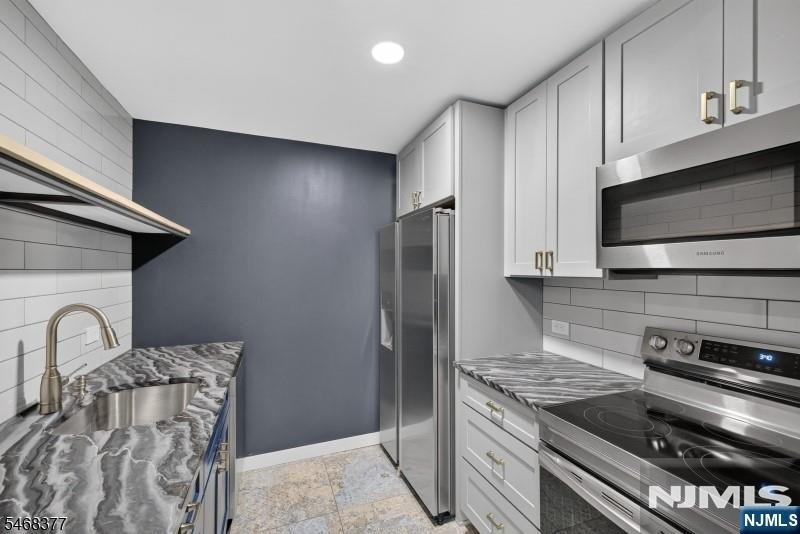 262 Main - Photo 3