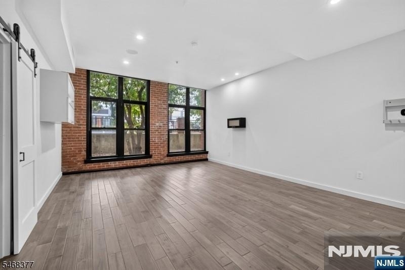 262 Main - Photo 5