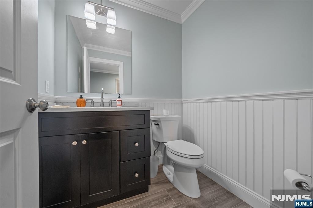 656 Wyndemere - Photo 10