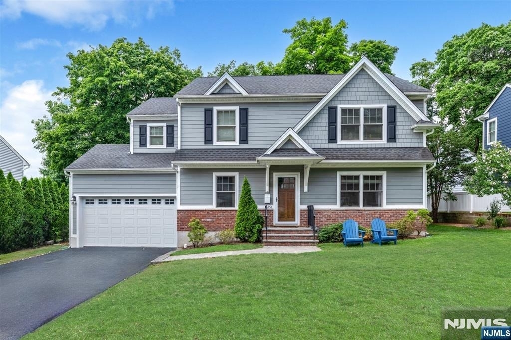 656 Wyndemere - Photo 0