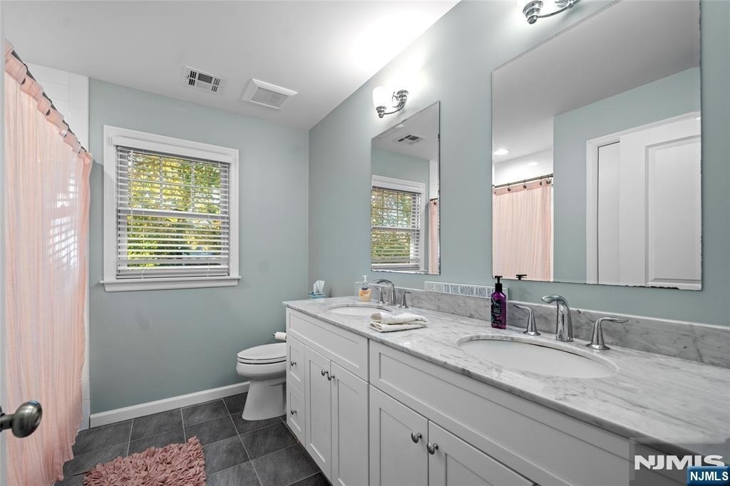 656 Wyndemere - Photo 17
