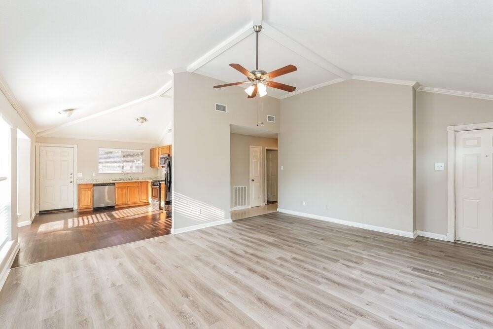 10018 Spotted Horse Drive - Photo 4