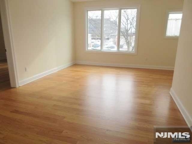 2191 Edwin - Photo 0