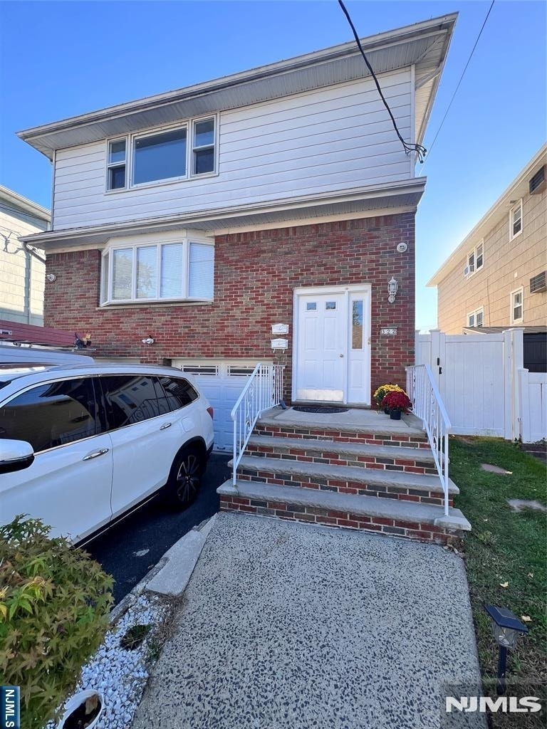 322 Roosevelt - Photo 0