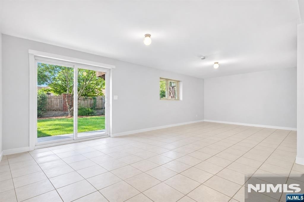 347 4th - Photo 24