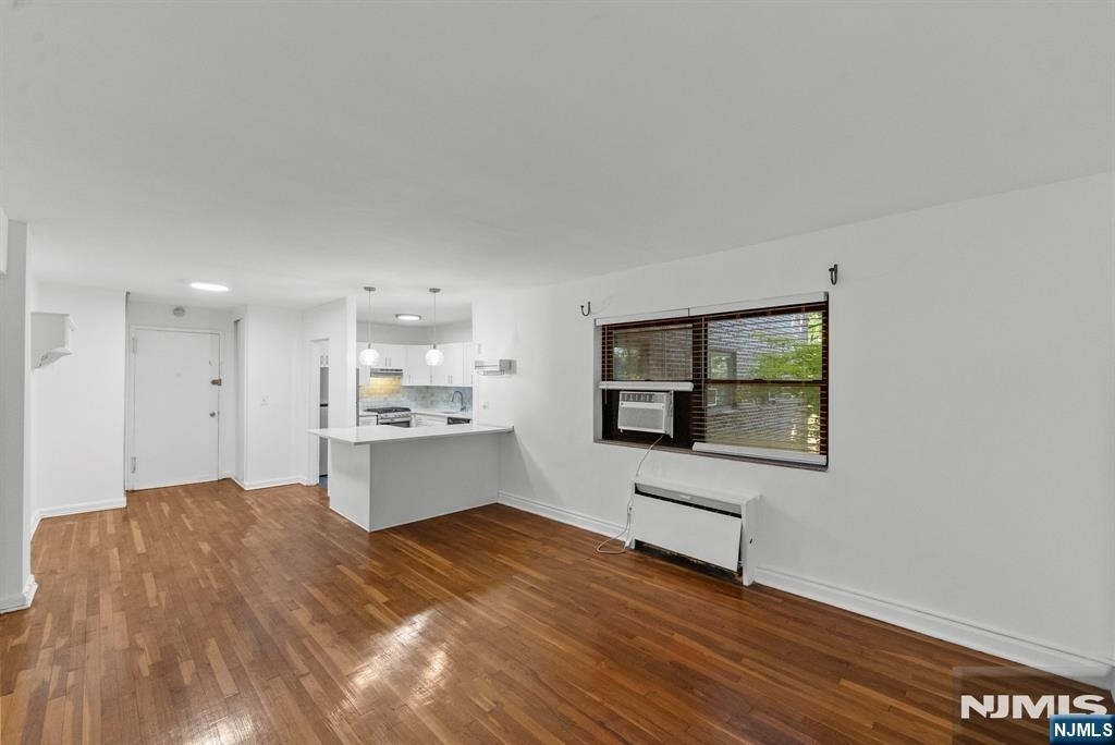 3031 Edwin - Photo 4