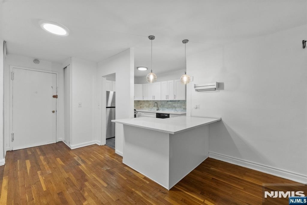 3031 Edwin - Photo 5