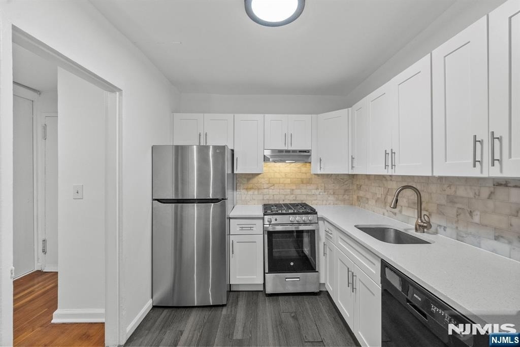 3031 Edwin - Photo 11