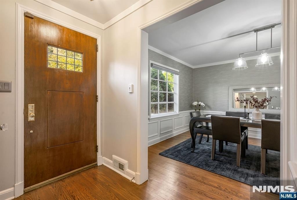 424 Braeburn - Photo 1