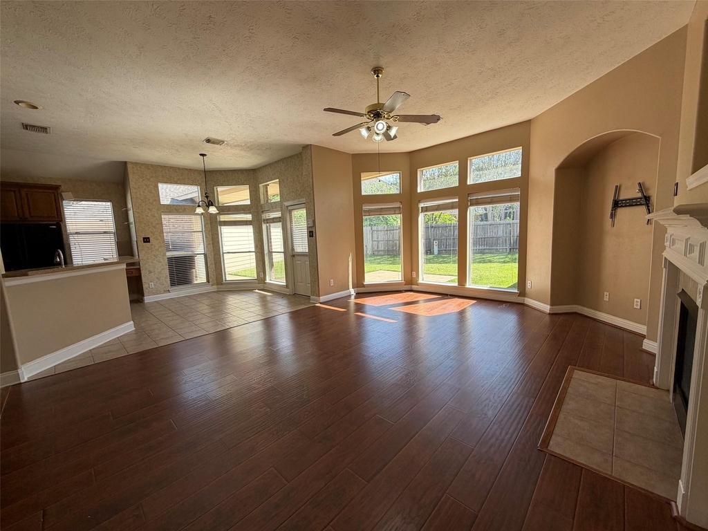 3303 Thistlegrove Lane - Photo 2