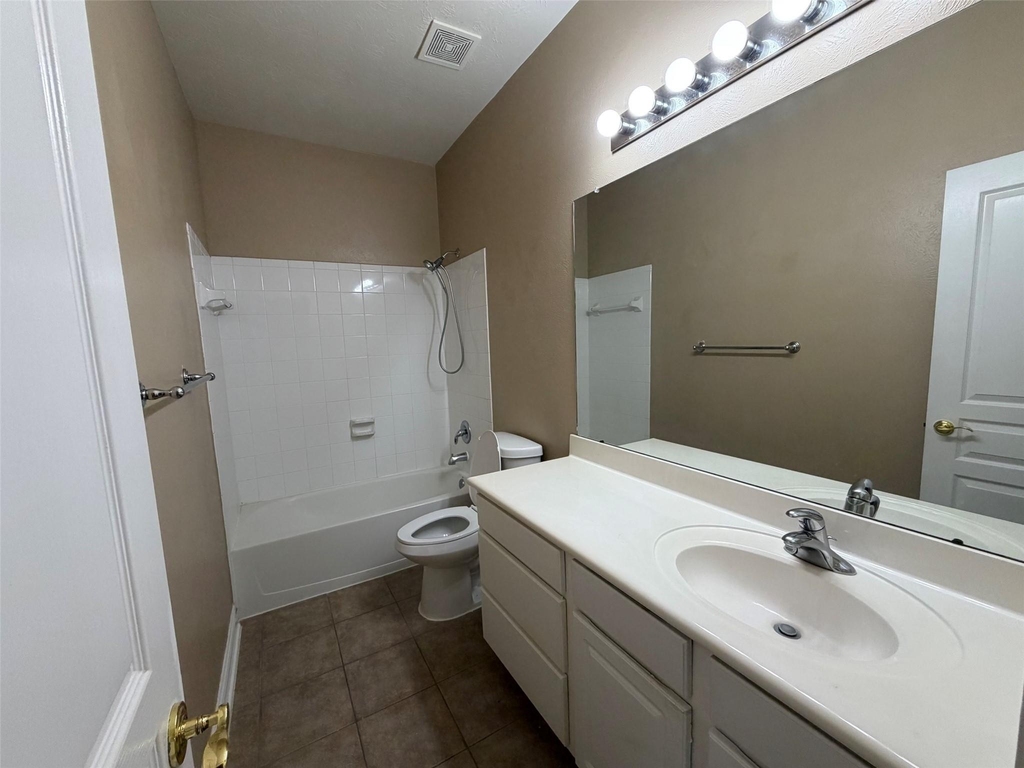 3303 Thistlegrove Lane - Photo 15