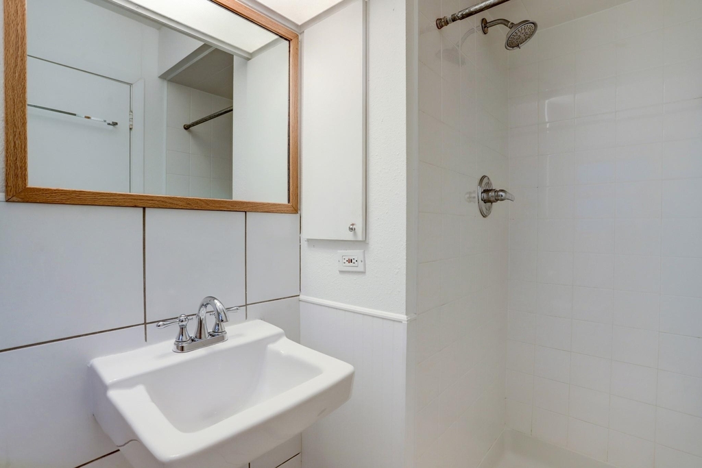 2803 Ashwood Street - Photo 12