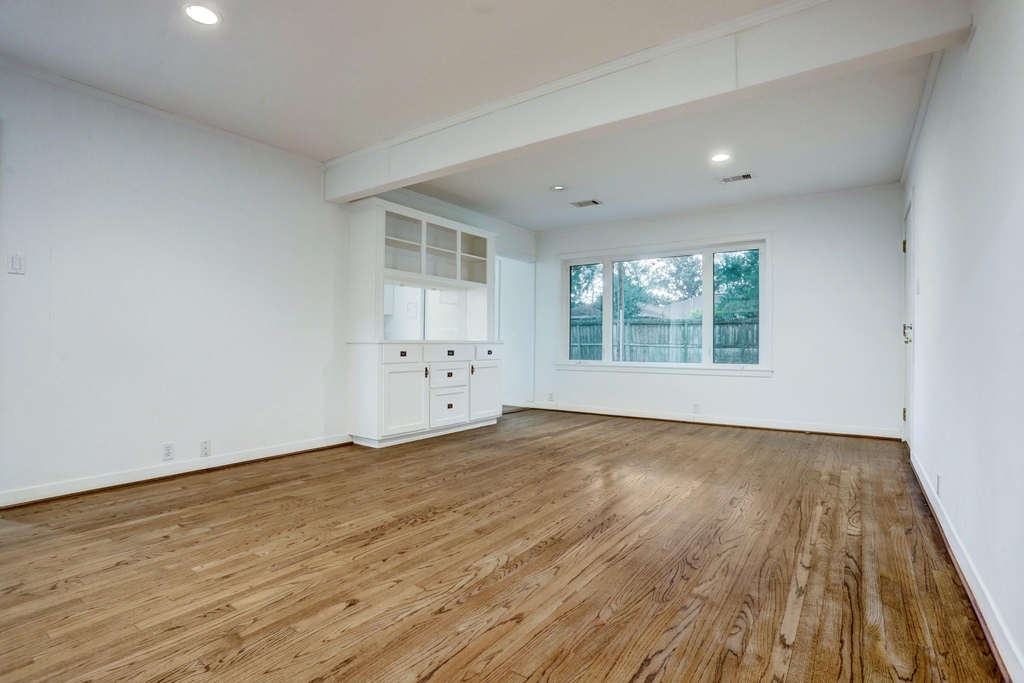 2803 Ashwood Street - Photo 9