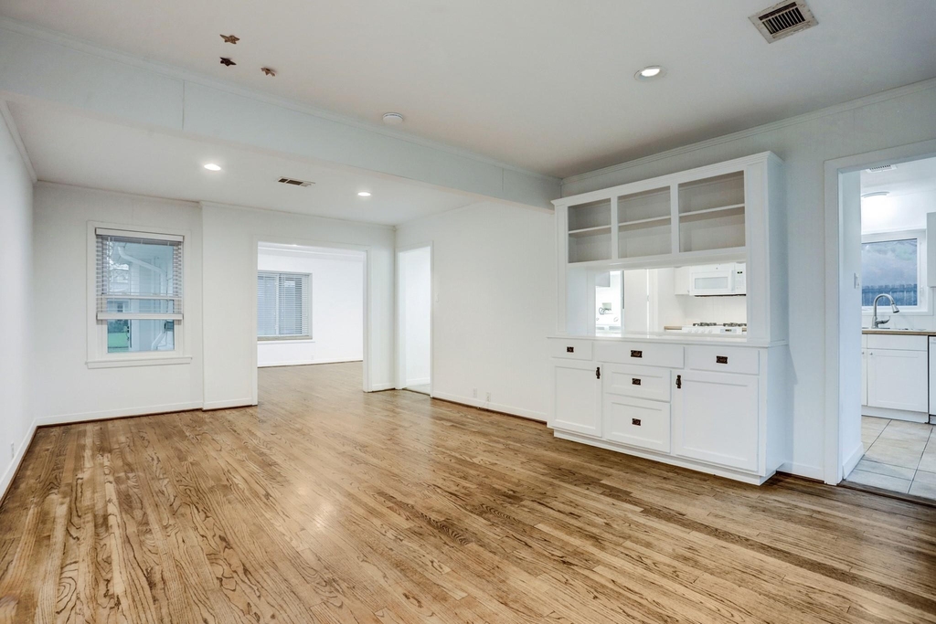 2803 Ashwood Street - Photo 10