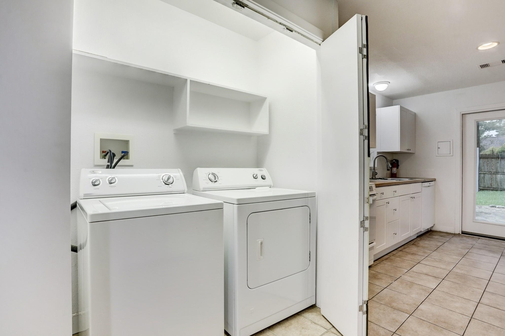 2803 Ashwood Street - Photo 4