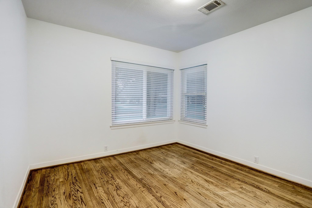 2803 Ashwood Street - Photo 16