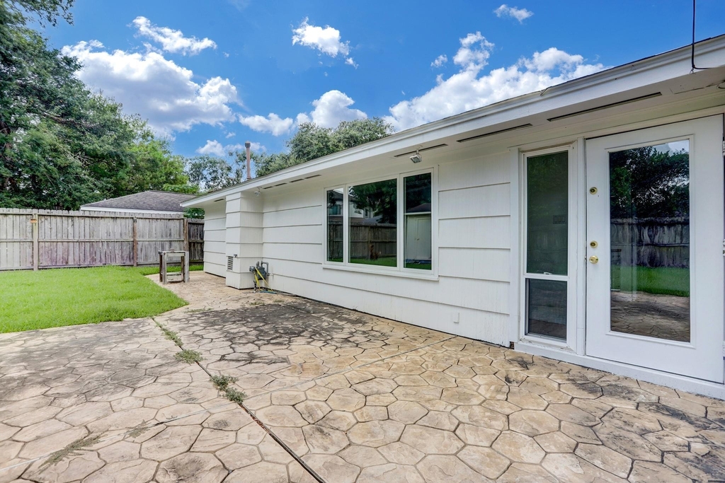2803 Ashwood Street - Photo 21