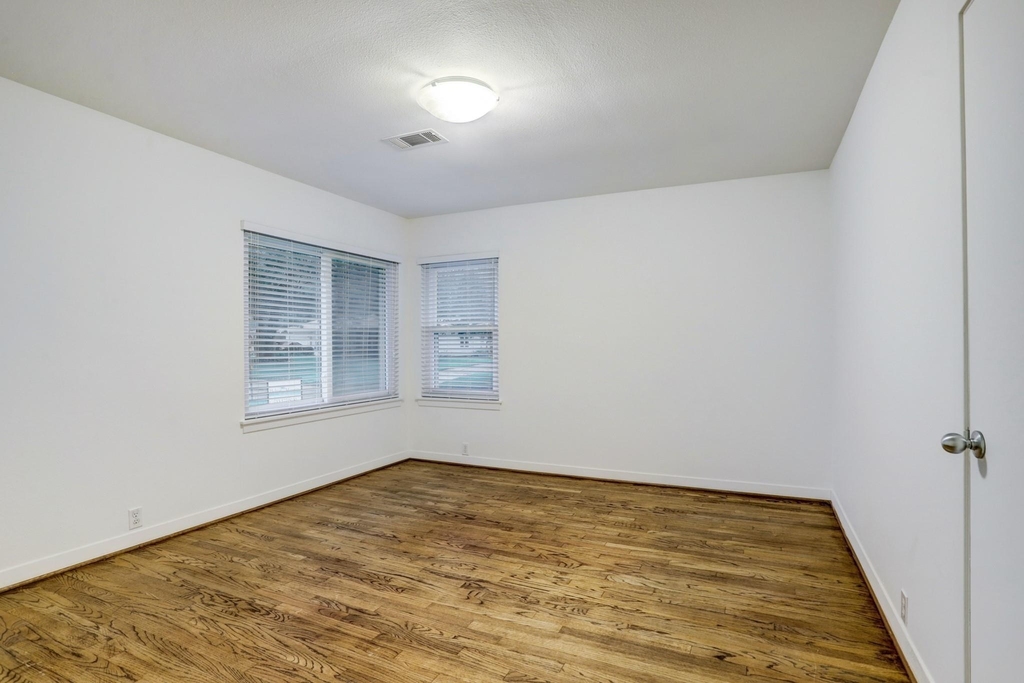 2803 Ashwood Street - Photo 15