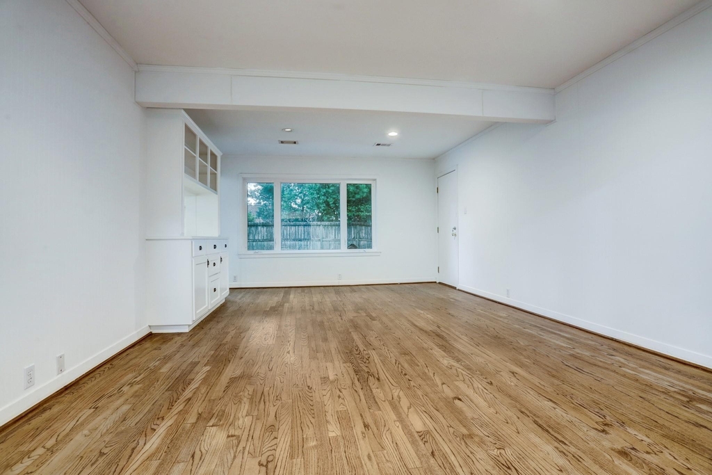 2803 Ashwood Street - Photo 8