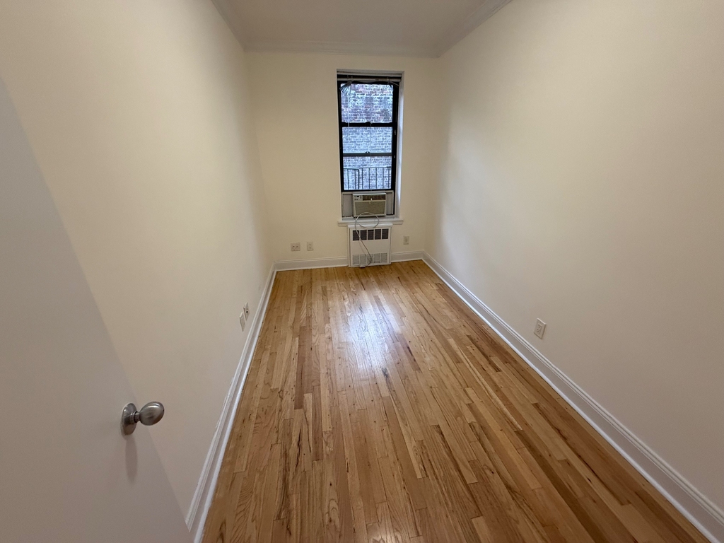 1325 Third ave - Photo 3