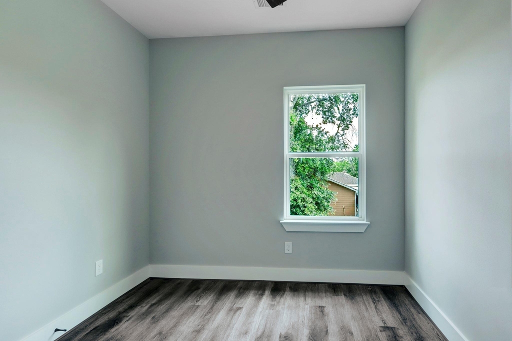 9306 E Avenue L - Photo 10