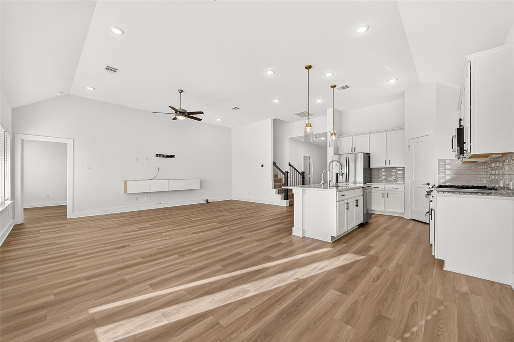 2002 Flatland Drive - Photo 16