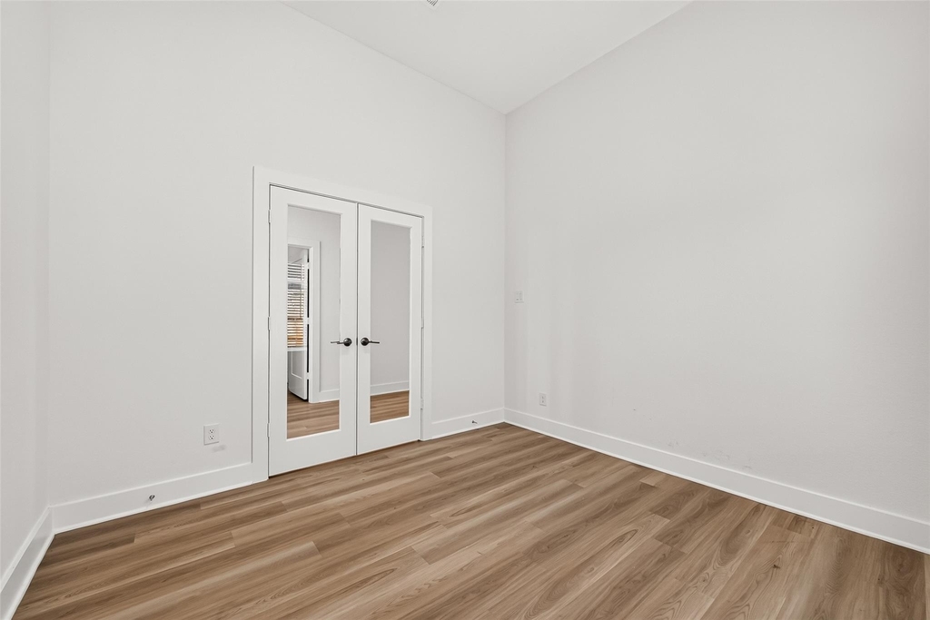 2002 Flatland Drive - Photo 8