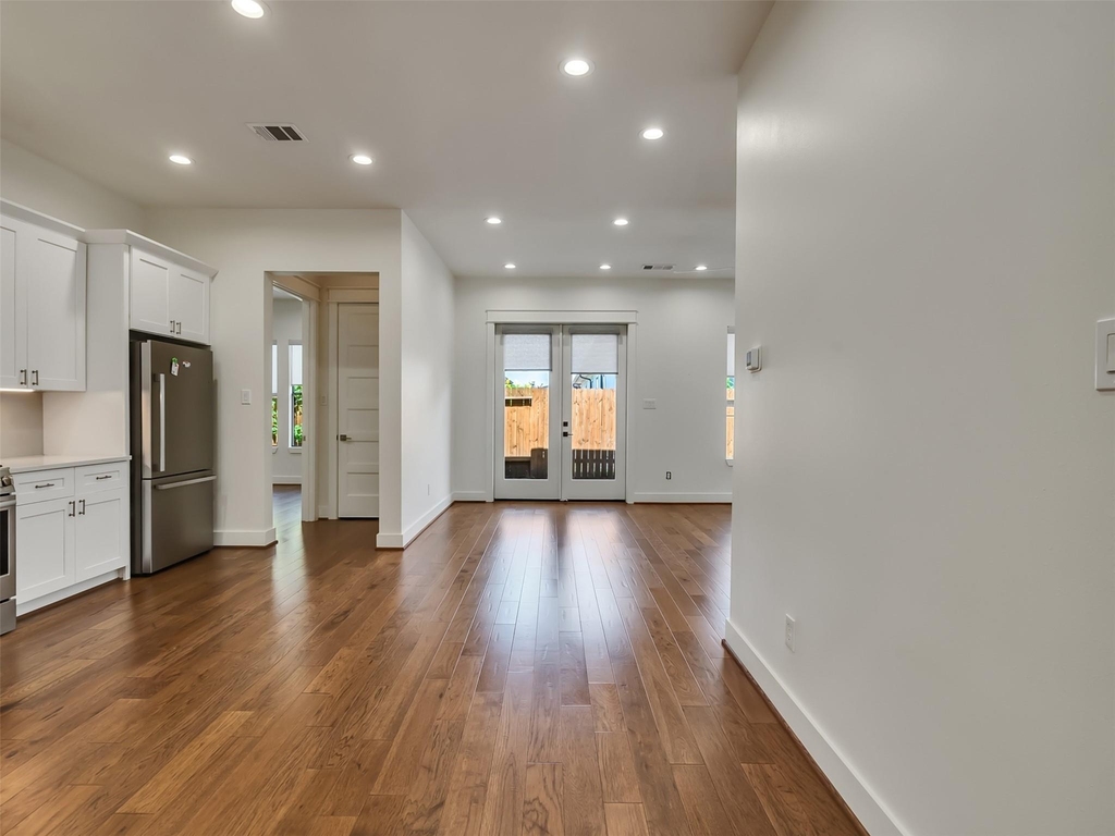 10330 Grove Row Avenue - Photo 10