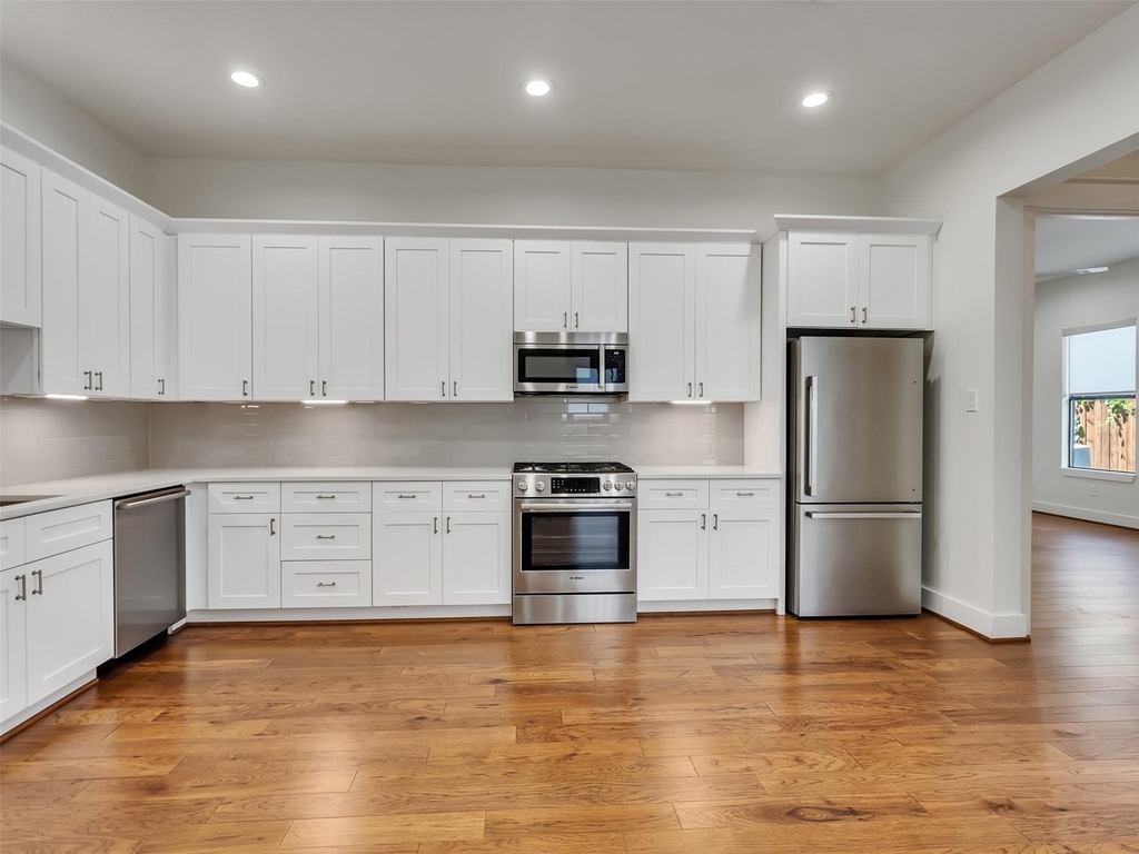10330 Grove Row Avenue - Photo 8
