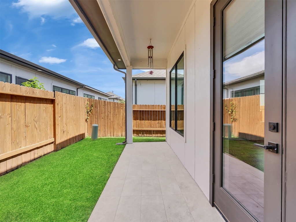10330 Grove Row Avenue - Photo 39