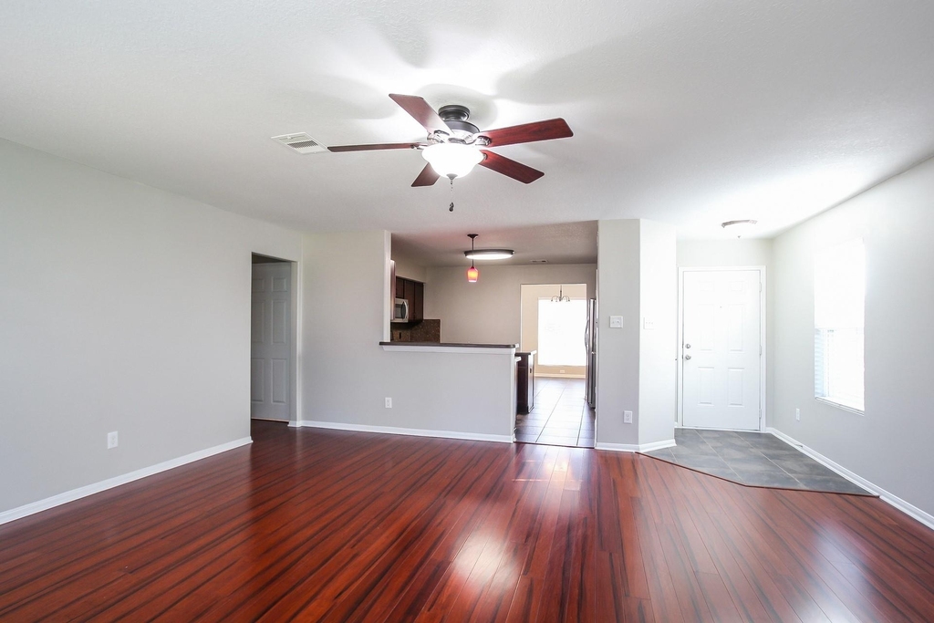 7819 Adonis Avenue - Photo 4