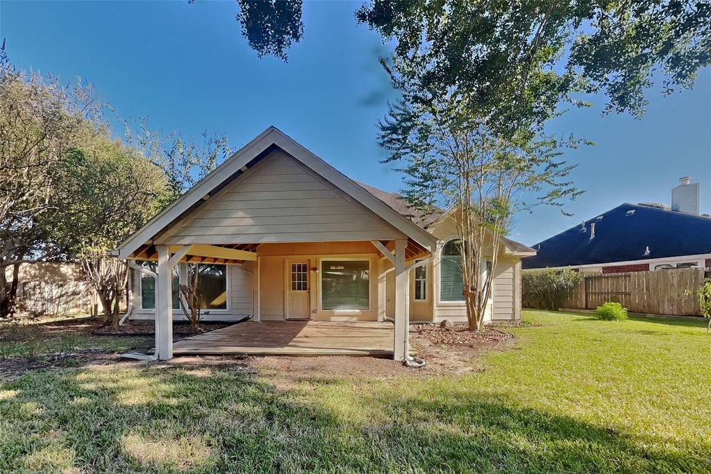 826 Featherbrook Court - Photo 16