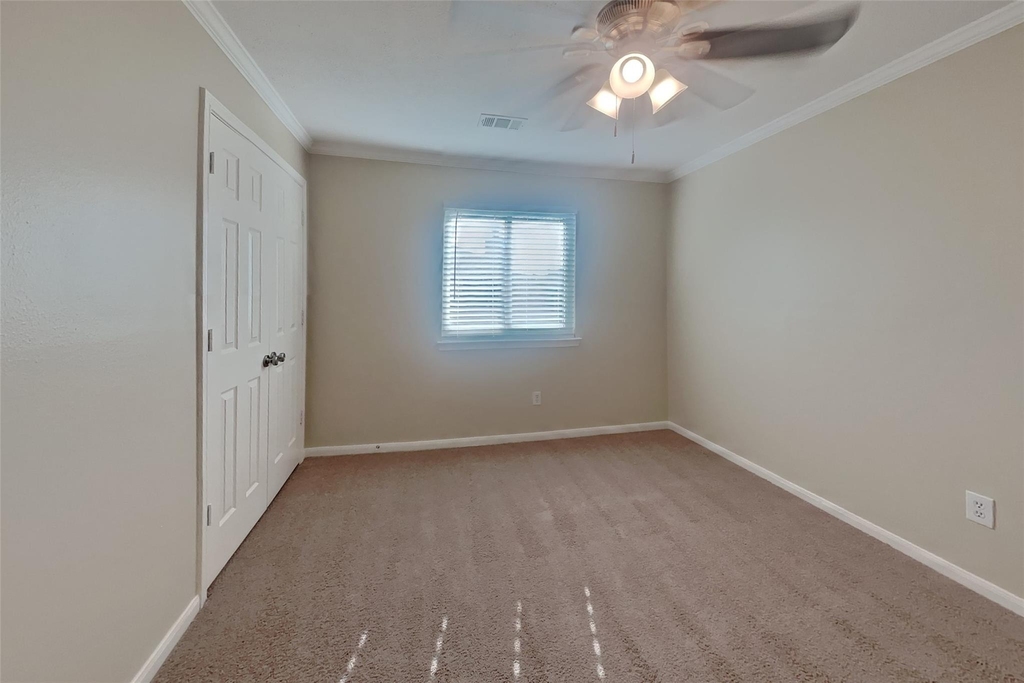 826 Featherbrook Court - Photo 10
