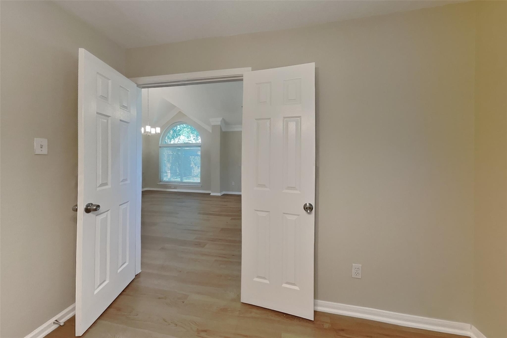 826 Featherbrook Court - Photo 15