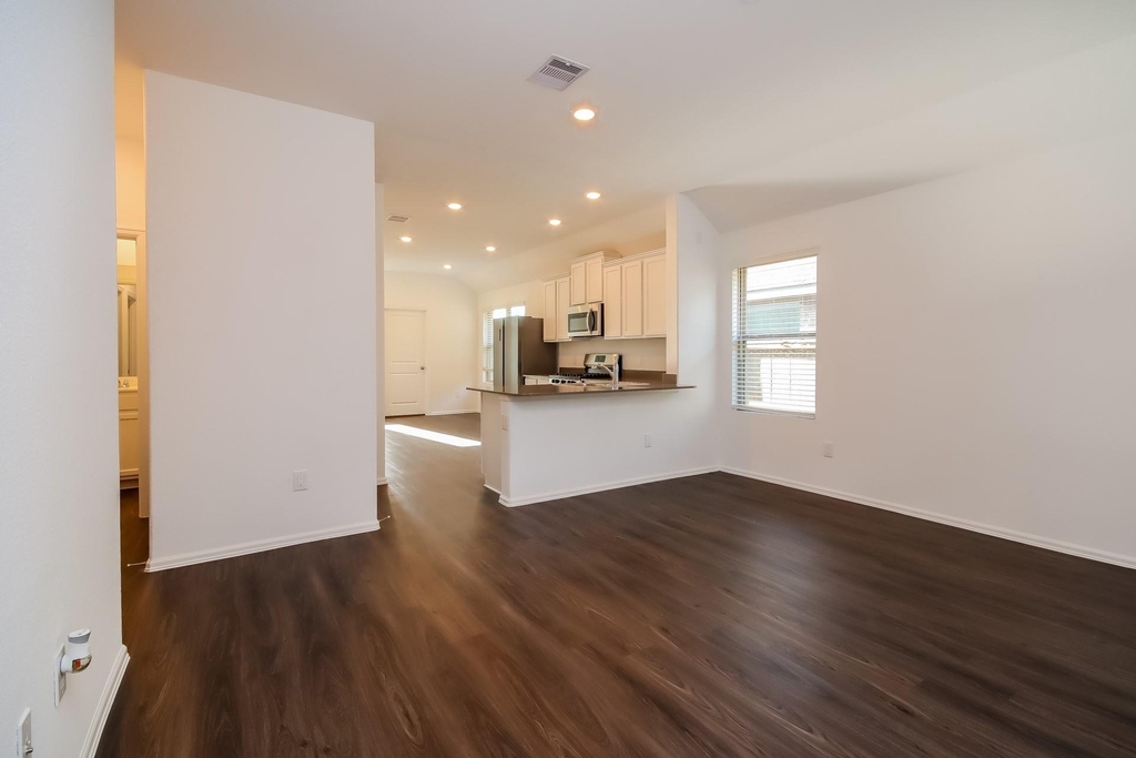 18438 Running Shadow Court - Photo 4
