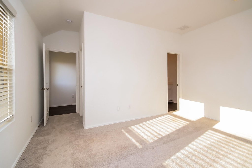 18438 Running Shadow Court - Photo 9