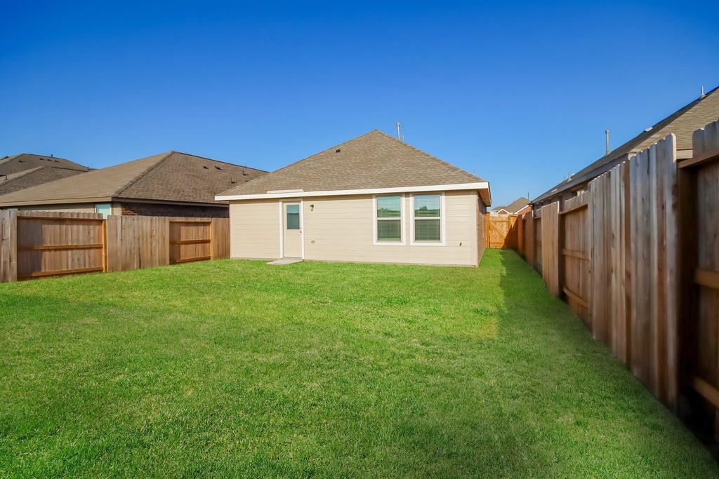 18438 Running Shadow Court - Photo 13