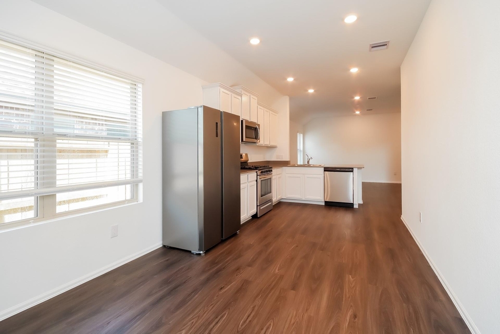 18438 Running Shadow Court - Photo 5