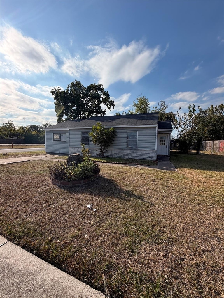 2101 Camille Street - Photo 0