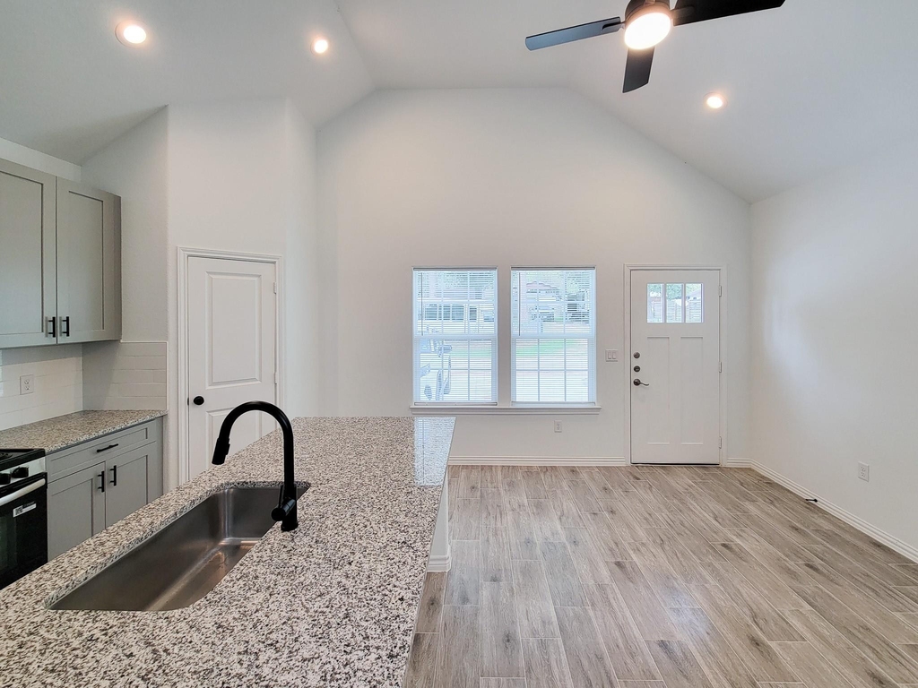 11849 Nelwood Street - Photo 6