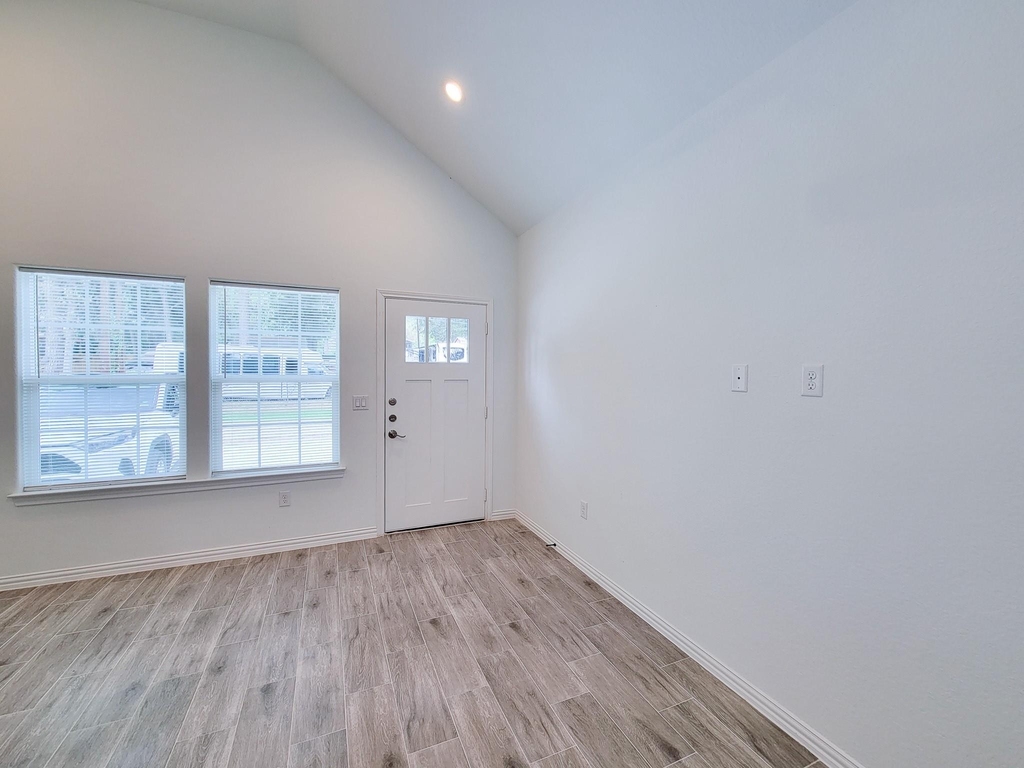 11849 Nelwood Street - Photo 7