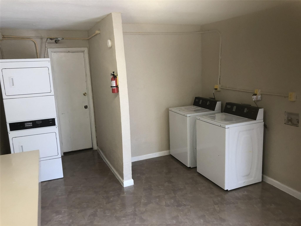 9100 Dodson St - Photo 8