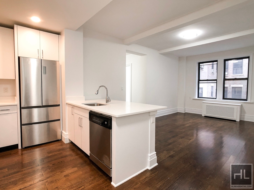 West 68 Street - Photo 2