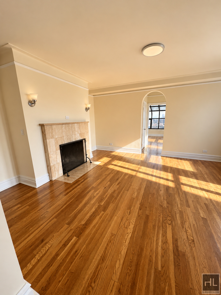 Second Avenue - Photo 2