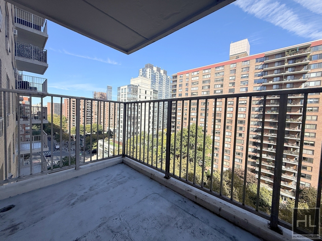 West 97th Street - Photo 8