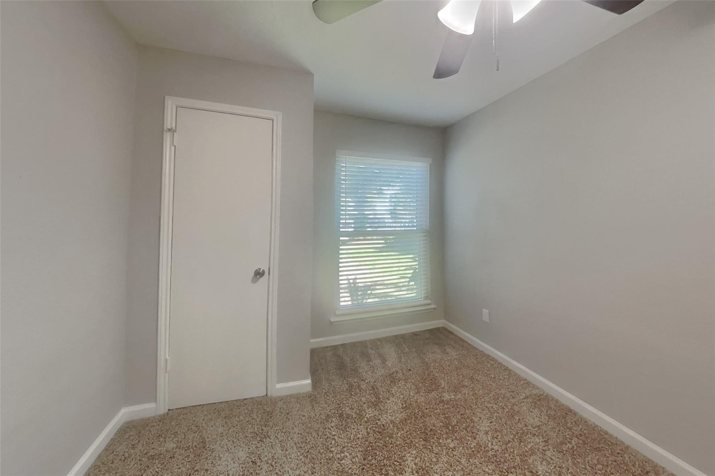 9115 Golden Sunshine Drive - Photo 14