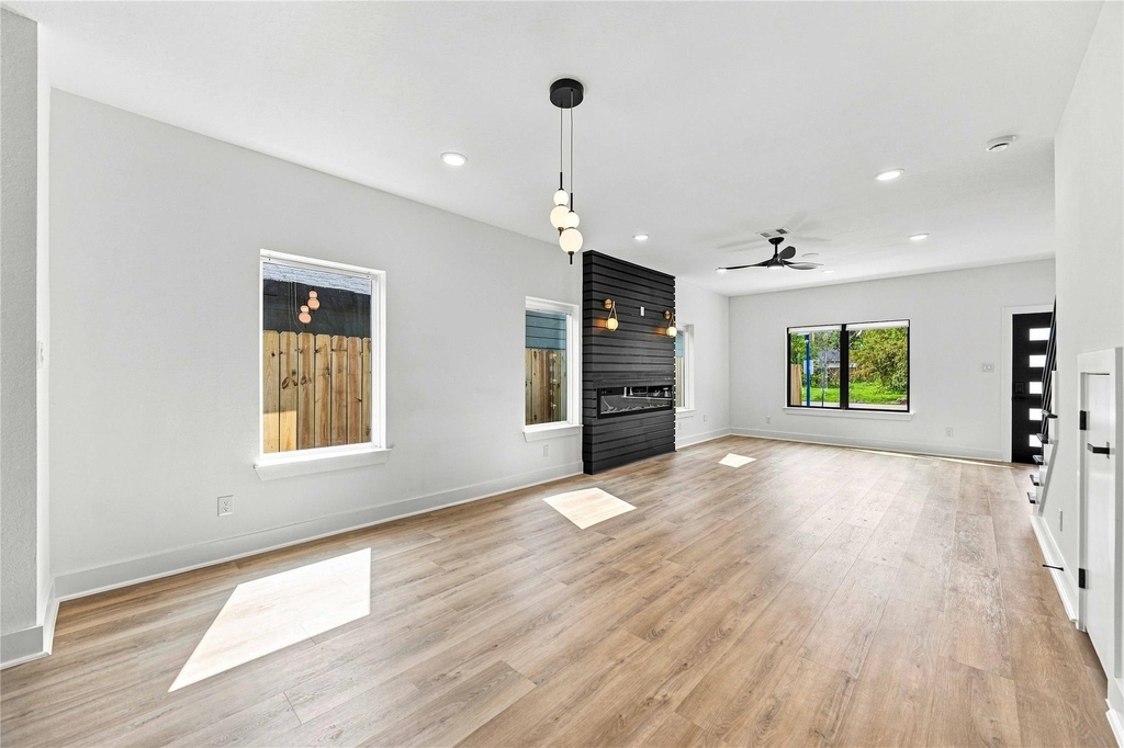 7969 Ritz Street - Photo 2
