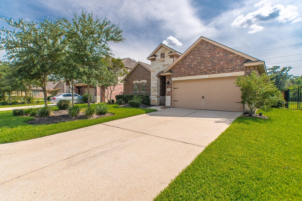 99 W Wading Pond Circle - Photo 0